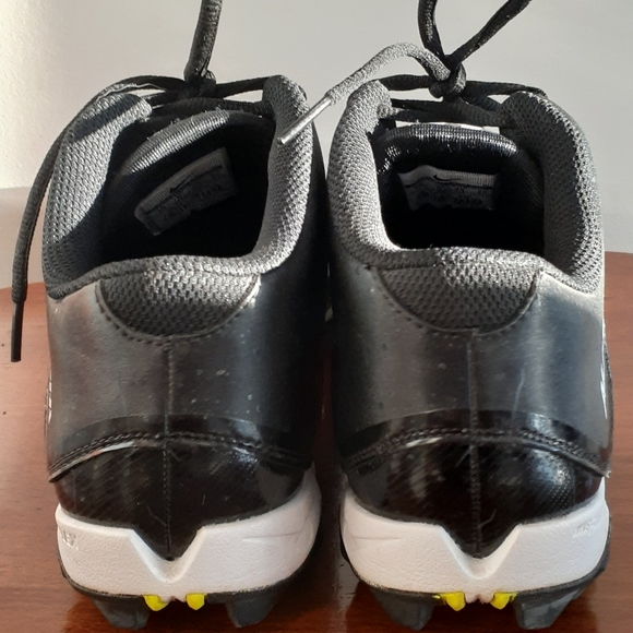 Nike Alpha 2 Football Cleats - Picture 3 of 6